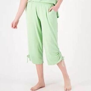 NWT $42 XS Cuddl Duds Quiet Green Flexwear Cropped Side Cinch Short Pants